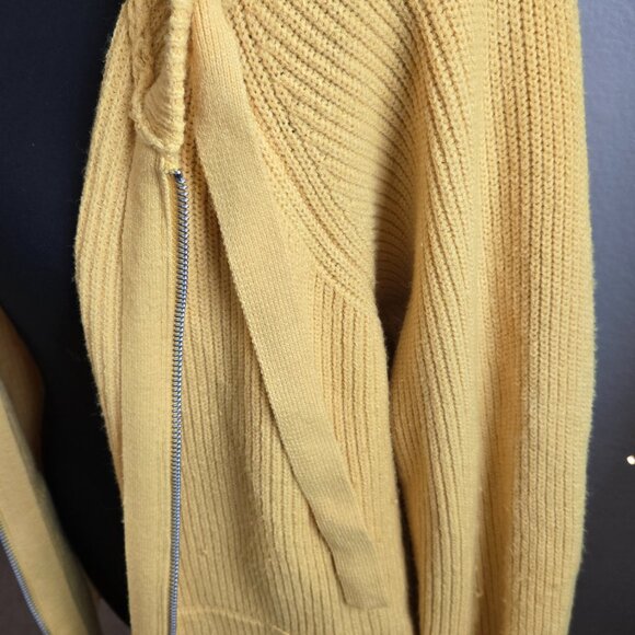 Torrid - Yellow Sweater Hoodie - Size 0 (Lrg/10) EUC - Picture 3 of 4